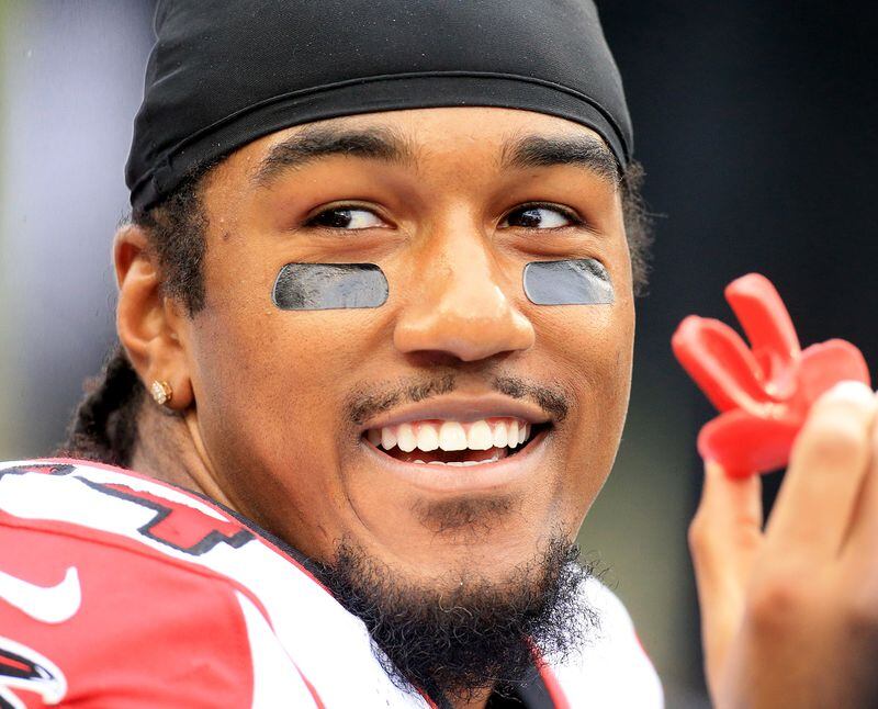102515 NASHVILLE: -- Falcons first round draft pick Vic Beasley Jr. is all smiles in the final minutes of a 10-7 victory over the Titans in a football game on Sunday, Oct. 25, 2015, in Nashville. Curtis Compton / ccompton@ajc.com