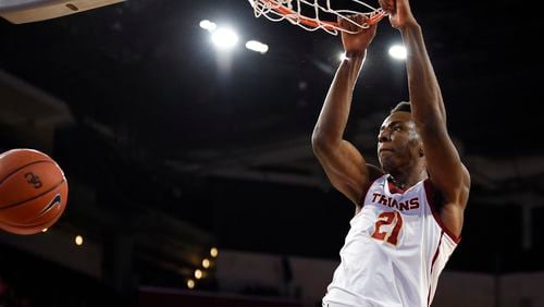 Southern California forward Onyeka Okongwu dunks during the first half against Stanford in Los Angeles, Saturday, Jan. 18, 2020. (Kelvin Kuo/AP)