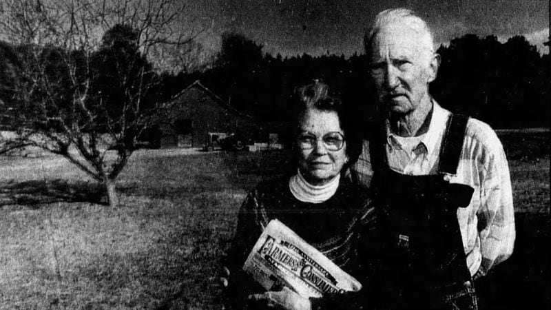 Mozelle and Raymond Hughes of Carrollton are loyal readers of the Farmers & Consumers Market Bulletin, which is celebrating its 75th anniversary this year. 1992 Photo / Kimberly Smith / Staff