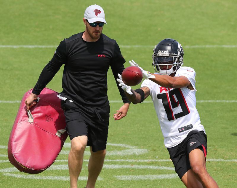 Falcons rookie wide receiver Juwan Green catches a pass during team practice at minicamp Wednesday, June 10, 2021, in Flowery Branch. (Curtis Compton / Curtis.Compton@ajc.com)
