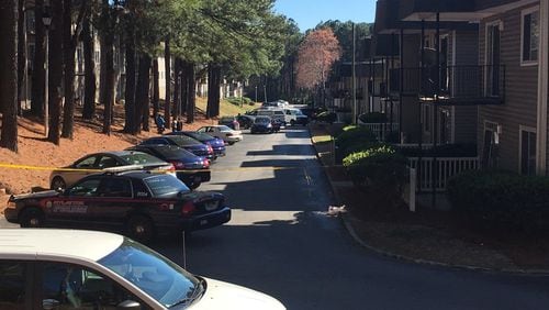 Two people were found dead in a vehicle at this apartment complex in southwest Atlanta. (Credit: Channel 2 Action News)