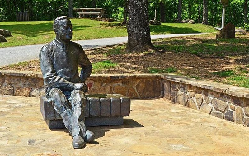 A life-size statue of Franklin Delano Roosevelt is located at Dowdell's Knob in F.D. Roosevelt State Park.