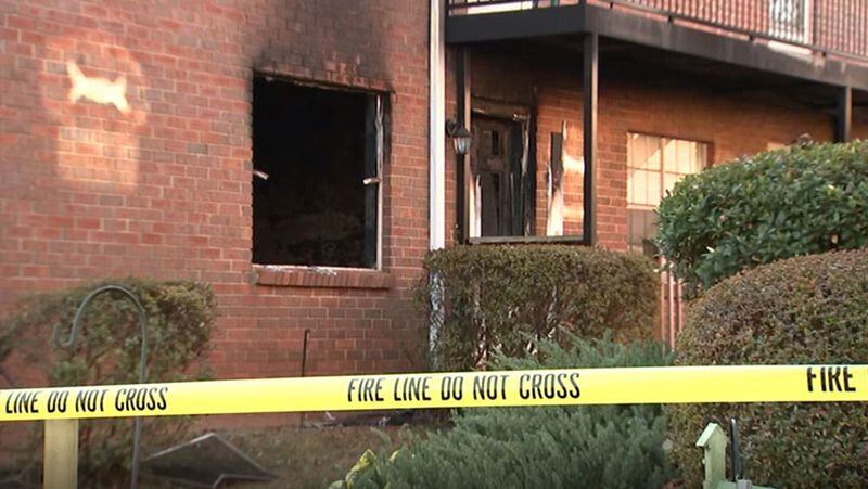 Authorities have not determined the cause of a fire that killed a man at an East Point apartment complex and displaced five other families. (Photo: Channel 2 Action News)