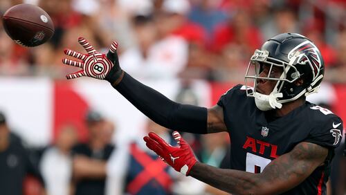 Atlanta Falcons tight end Kyle Pitts (8) makes a catch in front of Tampa Bay Buccaneers linebacker Devin White (45) during the first half of an NFL football game Sunday, Sept. 19, 2021, in Tampa, Fla. (AP Photo/Mark LoMoglio)