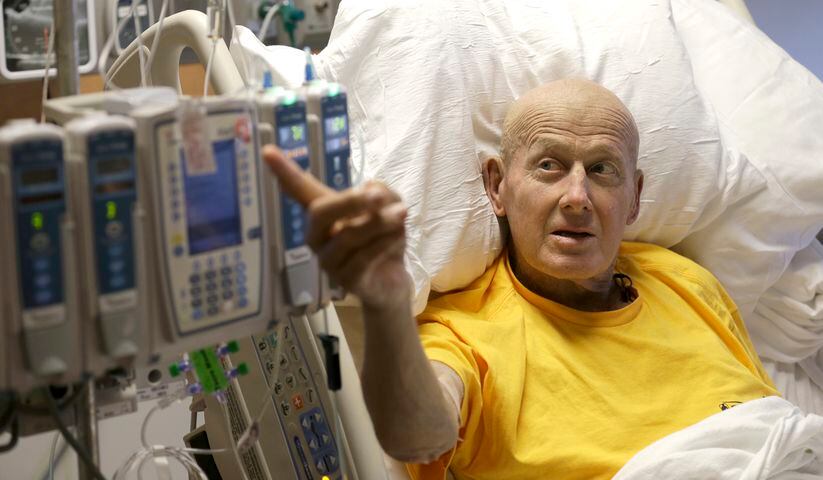 TNT's Craig Sager hangs tough in leukemia battle