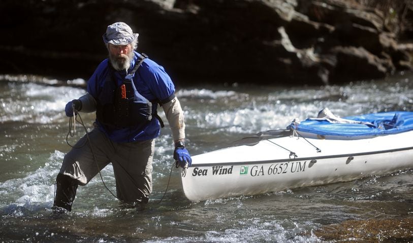 Robert Fuller canoes 1,503 miles and back