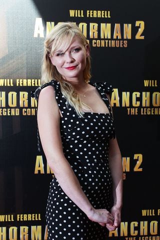 Kristen Dunst really wants to quit smoking and even reportedly hired a hypnotist in a bid to stop the habit.