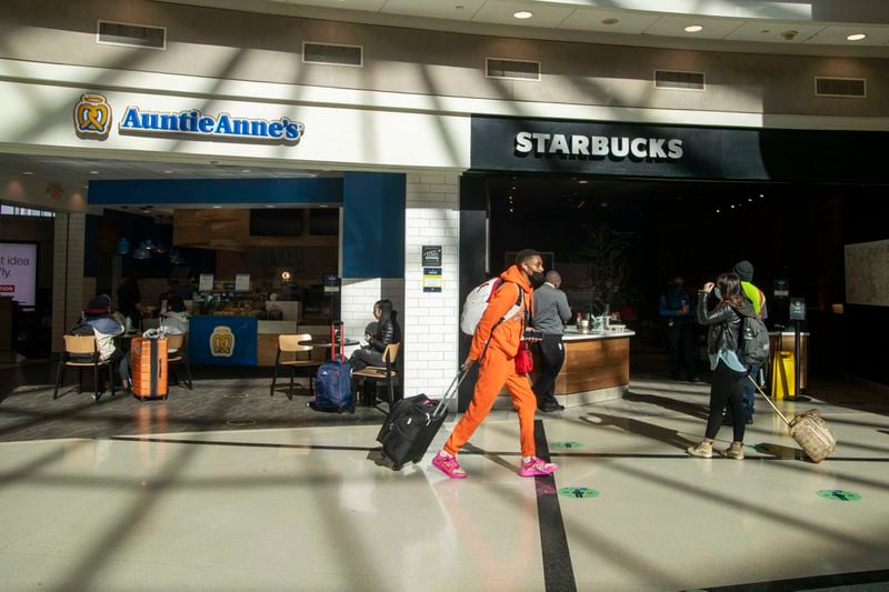 11/23/2020 �  Atlanta, Georgia �Auntie Anne�s and Starbucks are open in the Domestic Terminal at Hartsfield-Jackson Atlanta International Airport in Atlanta , Monday, November 23, 2020.  (Alyssa Pointer / Alyssa.Pointer@ajc.com)