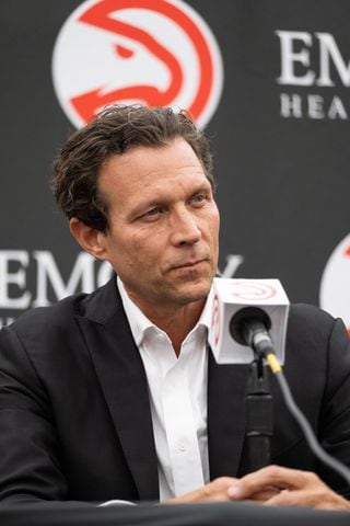 230227-Brookhaven-New Hawks Head Coach Quin Snyder, left, and General Manager Landry Fields hold a press conference Monday afternoon, Feb. 27, 2023. Ben Gray for the Atlanta Journal-Constitution