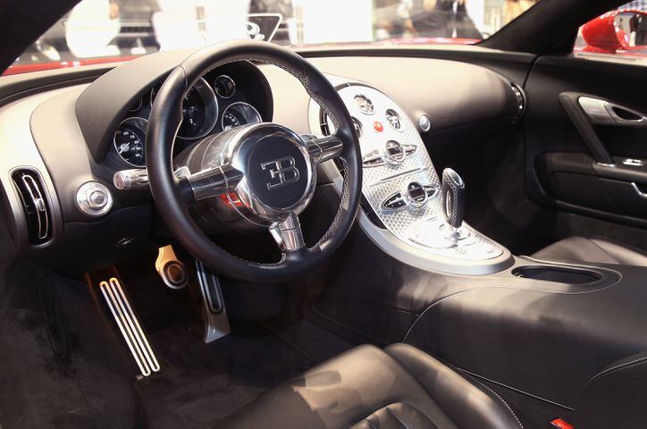 Bugatti shows off their $1.5 million Veyron