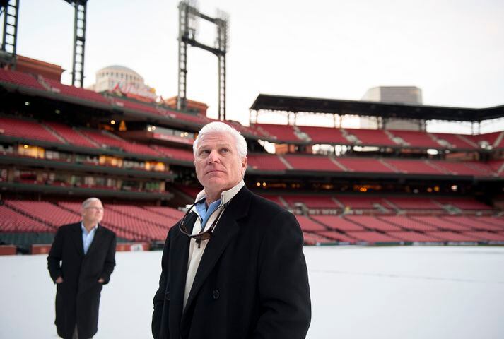 Braves executives tour St. Louis Cardinals’ stadium