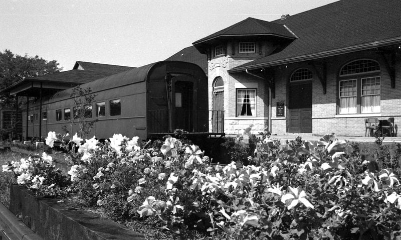 The dining car “Valdosta” was part of The Station restaurant at the old Southern Railway passenger depot in Athens in the 1970s. CONTRIBUTED BY MINLA SHIELDS