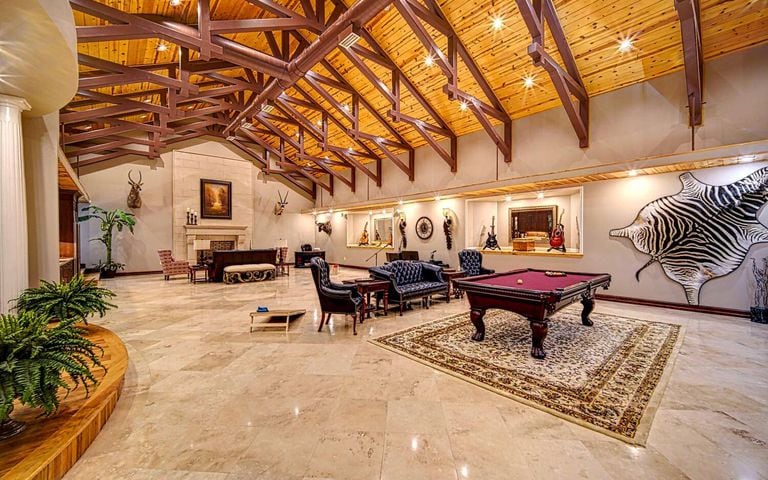 5.4M lakefront estate in the North Georgia mountains