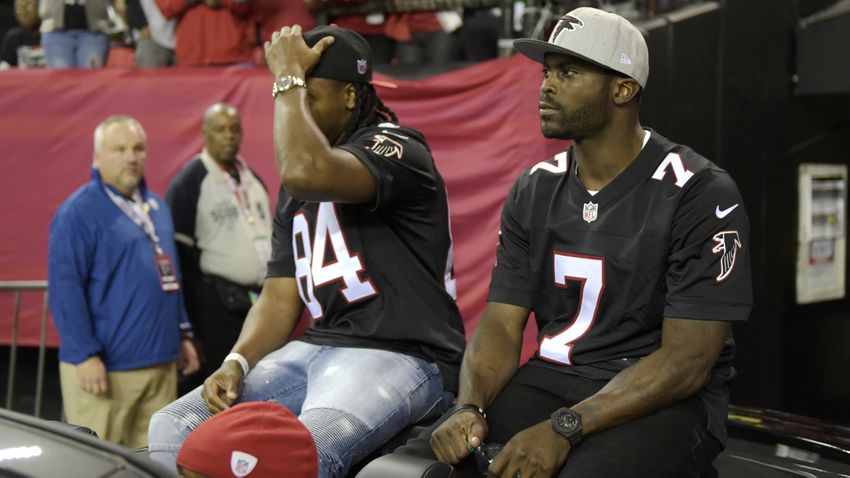 Former Falcons pay tribute to Georgia Dome