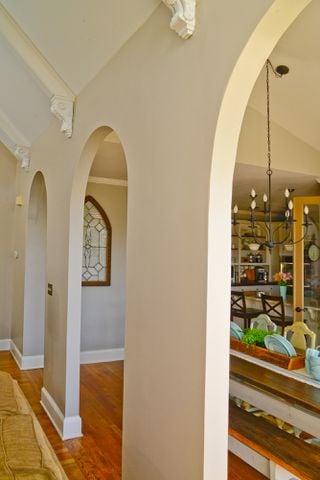 Arches are a favorite architectural element of homeowners