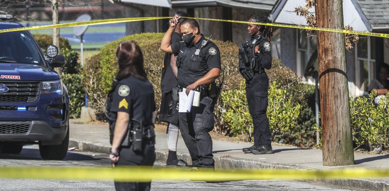 March 21, 2022 Atlanta: A 15-year-old boy was shot March 21, 2022 at a southwest Atlanta apartment complex, police said. The shooting happened around 10:30 a.m. at Oakland City West End apartments in the 1100 block of Oakland Lane. The teen was shot in the arm and the bullet went into his stomach after two men in a white Kia pulled up next to him, according to police.(John Spink / John.Spink@ajc.com)