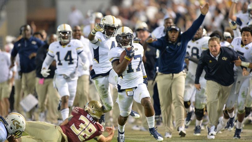 Georgia Tech Yellow Jackets defensive back Lance Austin (17) runs for a touchdown after Florida State Seminoles place kicker Roberto Aguayo’s field goal was blocked at the end of the fourth quarter at Bobby Dodd Stadium on Saturday, October 24, 2015. Georgia Tech Yellow Jackets won 22 - 16 against the Florida State Seminoles. Made with a Nikon D4 camera, 400MM lens, 1/1250 second, F4.5, and an ISO of 6400. HYOSUB SHIN / HSHIN@AJC.COM