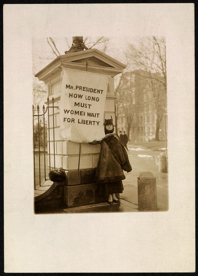 "Silent sentinel" Alison Turnbull Hopkins at the White House on New Jersey Day, January 30, 1917. (Library of Congress/TNS)