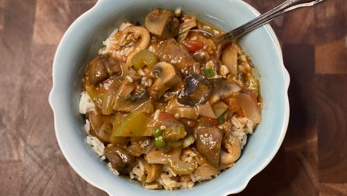 For Mardi Gras, or any stress-free celebration, this meatless étouffée makes a healthy, delicious dinner. We had white rice on hand while making this dish, but it's healthier to serve it with brown rice. (Kellie Hynes for The Atlanta Journal-Constitution)