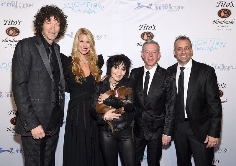 NEW YORK, NY - NOVEMBER 30:  Howard Stern,Beth Stern,Joan Jett,Elvis Duran and Joe Gatto attend the North Shore Animal League America's Annual Celebrity "Get Your Rescue On" Gala at Pier Sixty at Chelsea Piers on November 30, 2018 in New York City.  (Photo by Jamie McCarthy/Getty Images)