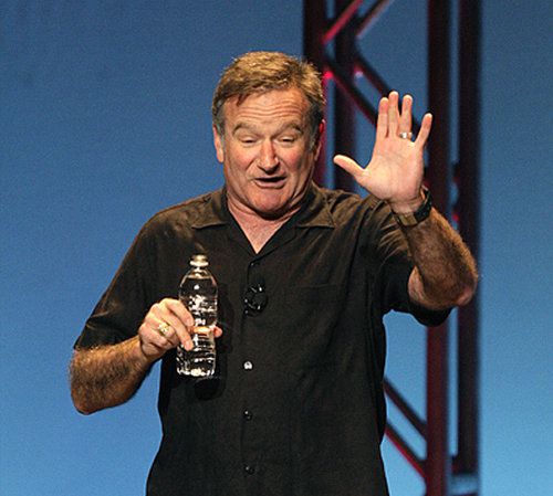 Robin Williams performs at the Fox