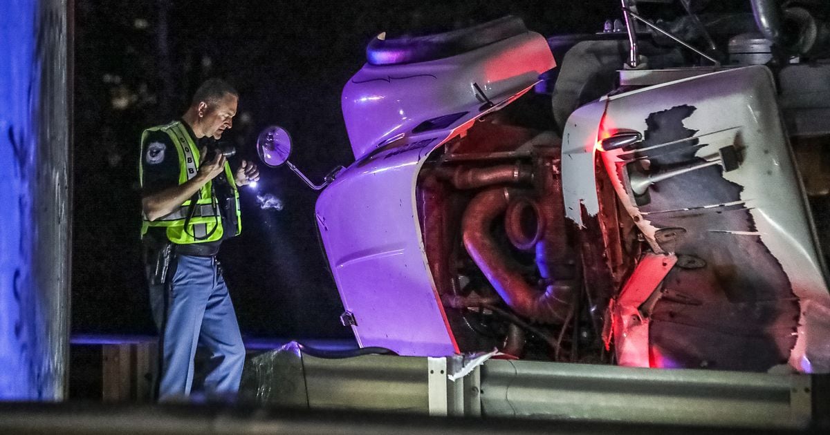 Driver killed after dump truck crashes into bridge near Chattahoochee River in Cobb