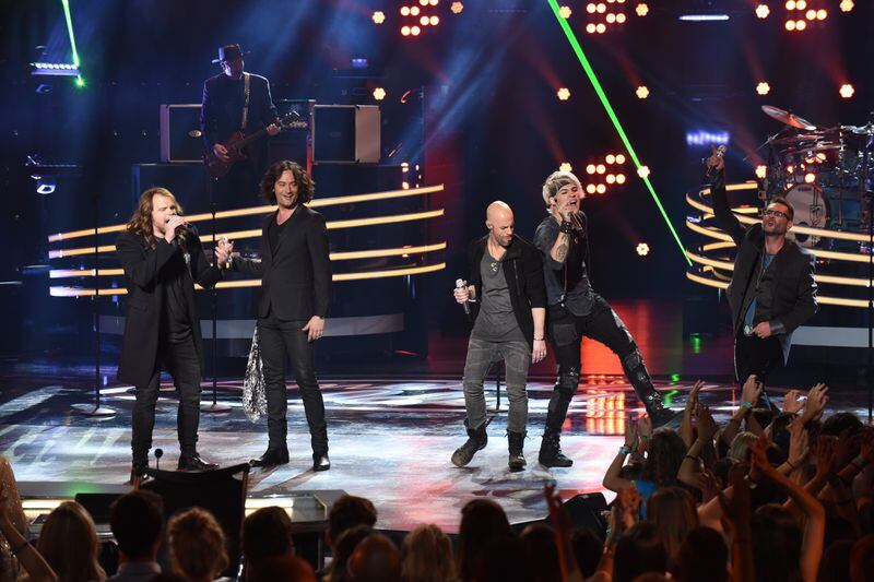 AMERICAN IDOL: American Idols return to perform during the AMERICAN IDOL Finale airing Thursday, April 7 (8:00-10:06 PM ET Live/PT tape-delayed) on FOX. © 2016 FOX Broadcasting Co. Cr: Ray Mickshaw/FOX