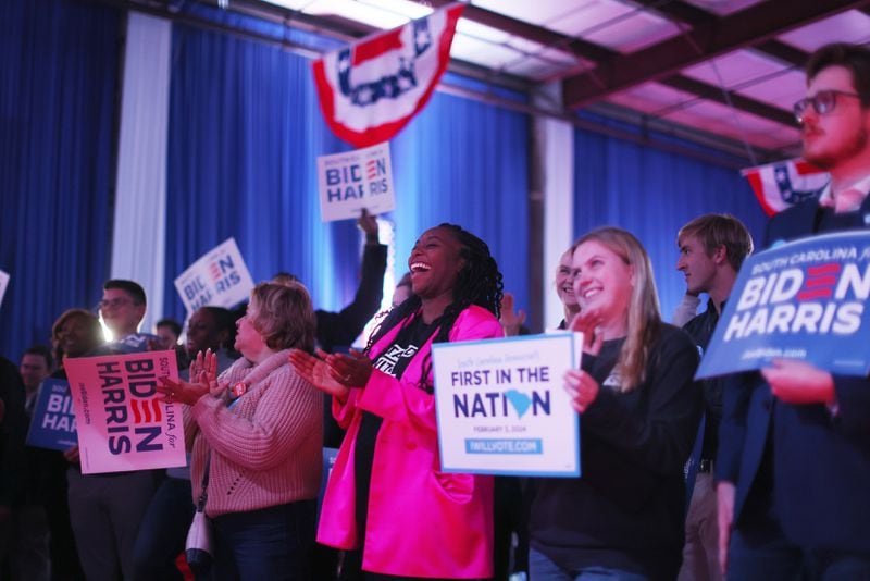  A crowd gathers in front of a large television showing results in the ballroom at the Democrats’ watch party in Columbia, on Saturday, Feb. 3, 2024. (Travis Dove/The New York Times) 
