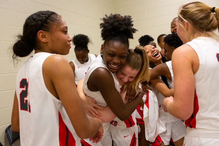 Photos: High school basketball state tourney continues