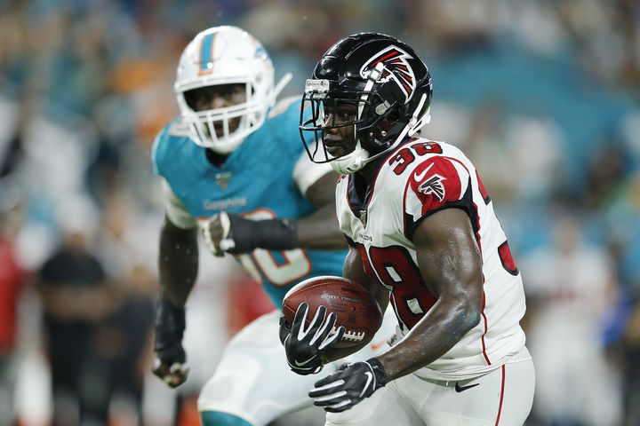 Photos: Falcons stars sit out exhibition with Dolphins
