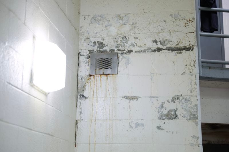 Views of wall damage and leakage in the inmate bathroom at Fulton County Jail shown on Thursday, March 30, 2023. Plans for a new multibillion dollar facility on the 35 acre campus are underway. (Natrice Miller/ natrice.miller@ajc.com) 