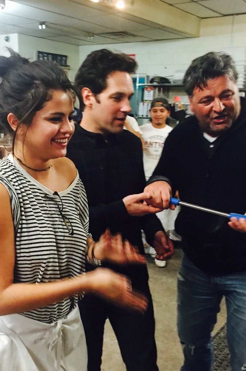 Gio shows Selena and Paul how it's done