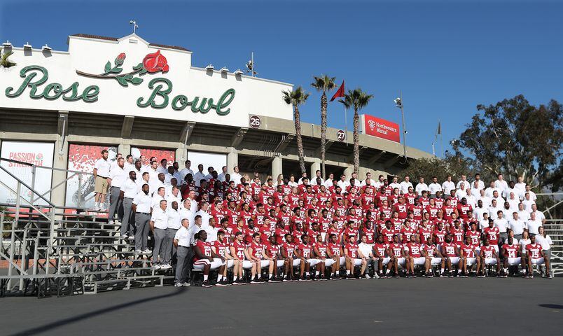 Photos: The scene at the Rose Bowl just before the Georgia-Oklahoma game