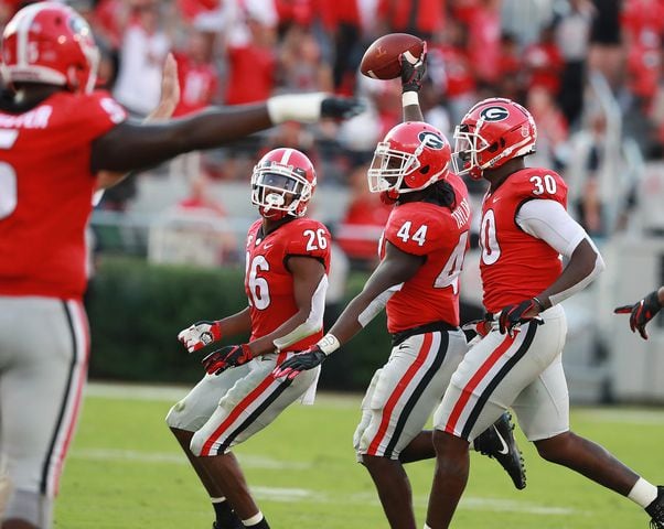 Photos: Bulldogs are 5-0 after beating Tennessee