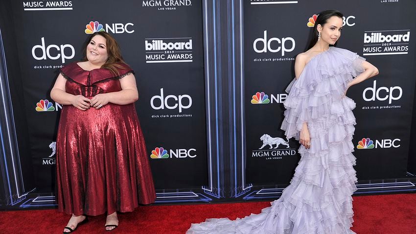 Photos: Stars walk the red carpet at the Billboard Music Awards