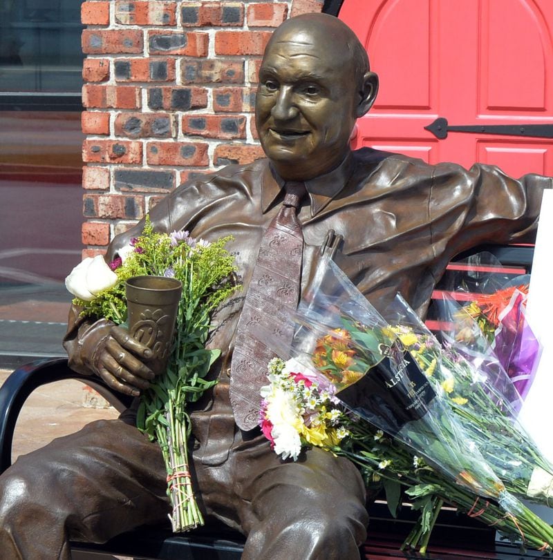 SEPTEMBER 8, 2014 HAPEVILLE A memorial sits outside the Dwarf House location about the death of Chick Fil A founder Truett Cathy Monday, September 8, 2014. KENT D. JOHNSON / KDJOHNSON@AJC.COM