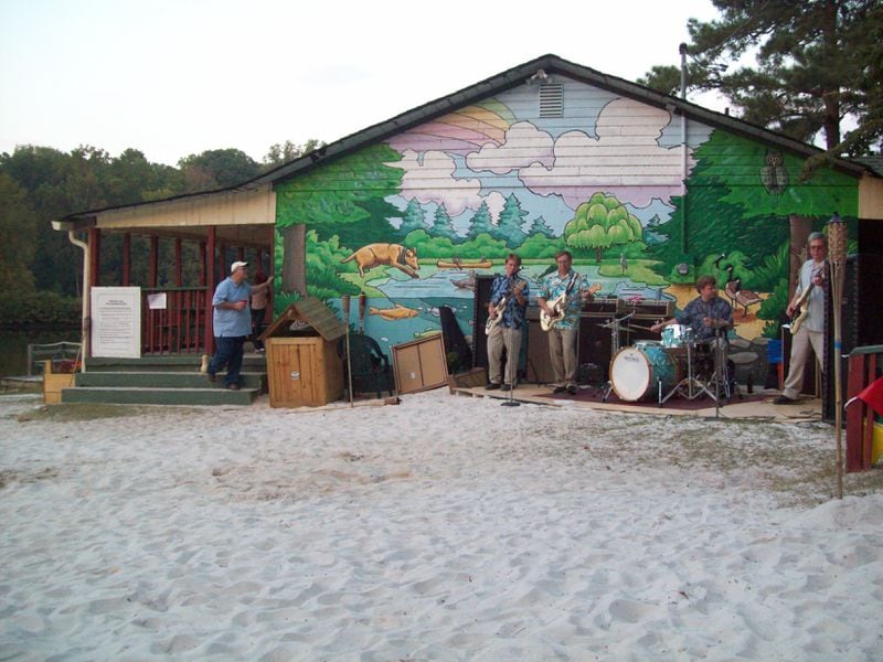 Pine Lake Beach House hosts regular live music events.