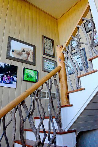 Mountain laurel stairwell