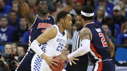 PJ Washington of the Kentucky Wildcats controls the ball against the Auburn Tigers during the 2019 NCAA Basketball Tournament Midwest Regional at Sprint Center on March 31, 2019 in Kansas City, Missouri. (Photo by Jamie Squire/Getty Images)