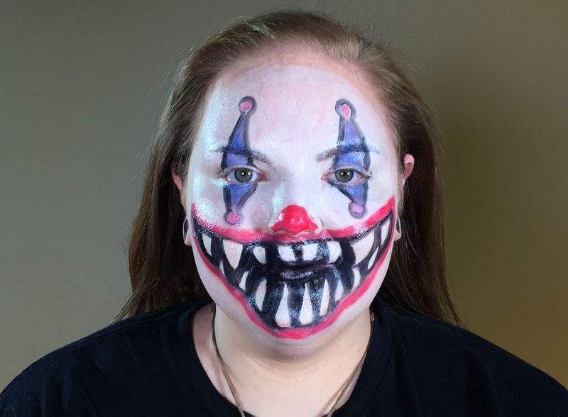 Halloween DIY Makeup Tutorial: Spooky Clown