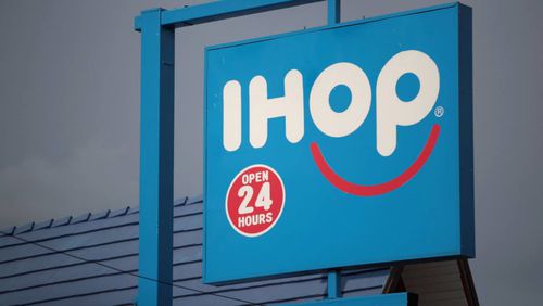 A video of a fight at a Seattle IHOP has gone viral.