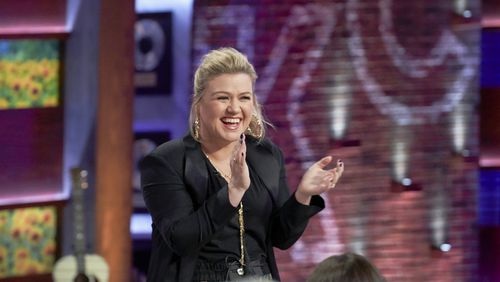 THE KELLY CLARKSON SHOW -- Episode 3024 -- Pictured: Kelly Clarkson -- (Photo by: Adam Christensen /NBCUniversal)