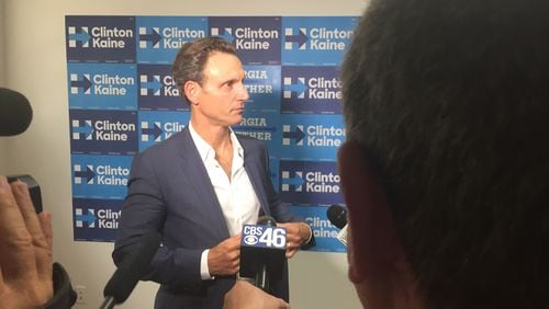 Actor Tony Goldwyn speaks with reporters at Hillary Clinton’s new Georgia headquarters on Sunday, Aug. 21, 2016. AARON GOULD SHEININ / ASHEININ@AJC.COM