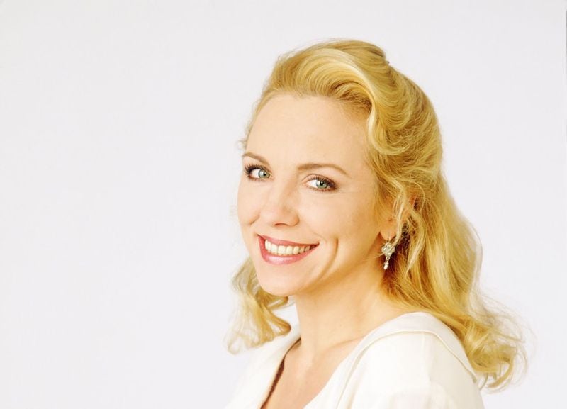 Brett Butler starred as Grace Kelly in "Grace Under Fire," which aired on ABC from 1993 to 1998. (Photo: ABC, 1994)