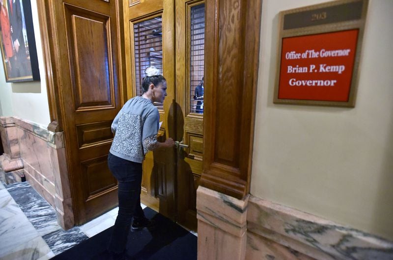 April 2, 2019 Atlanta - Actress Alyssa Milano enters Governor Brian Kemp Office to deliver her letter to the Governor urging to oppose the heartbeat bill during the last day of legislation at the Georgia State Capitol on Tuesday, April 2, 2019.  HYOSUB SHIN / HSHIN@AJC.COM
