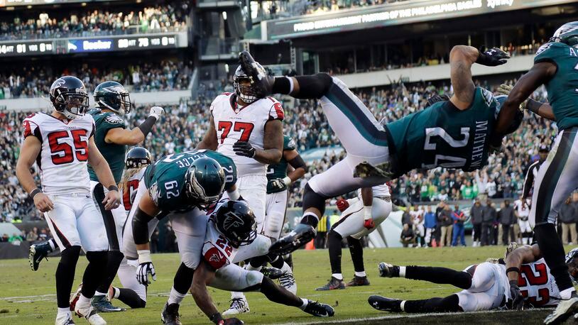 Philadelphia Eagles’ Ryan Mathews (24) scores a touchdown during the second half of an NFL football game against the Atlanta Falcons, Sunday, Nov. 13, 2016, in Philadelphia. (AP Photo/Michael Perez)