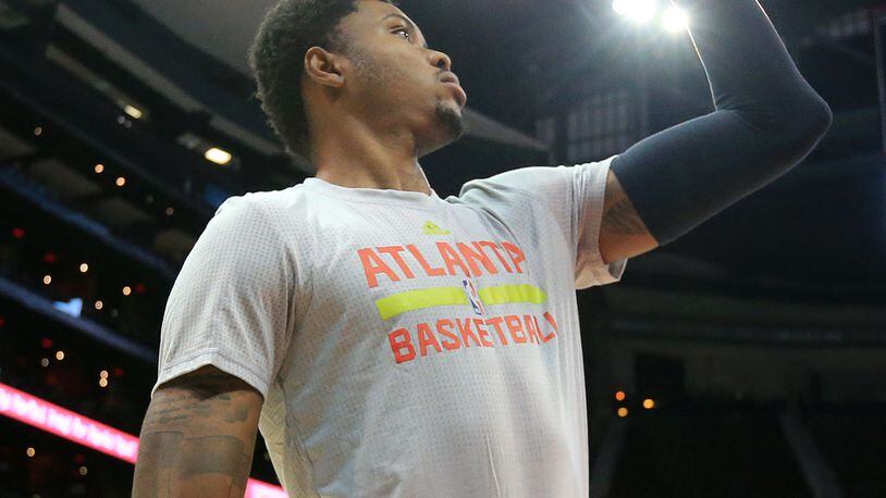 102715 ATLANTA: -- Hawks guard Kent Bazemore, who will start tonight, warms up for the first regular season basketball game "home opener" against the Pistons on Tuesday, Oct. 27, 2015, in Atlanta. Curtis Compton / ccompton@ajc.com