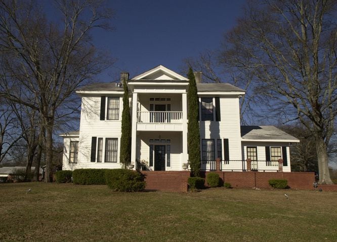 Would you buy one of Georgia’s haunted houses?