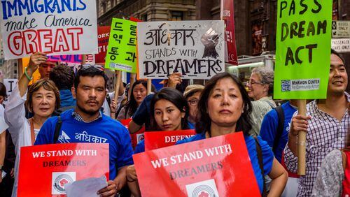 Protesters favor "Dreamers" to stay in the United States.