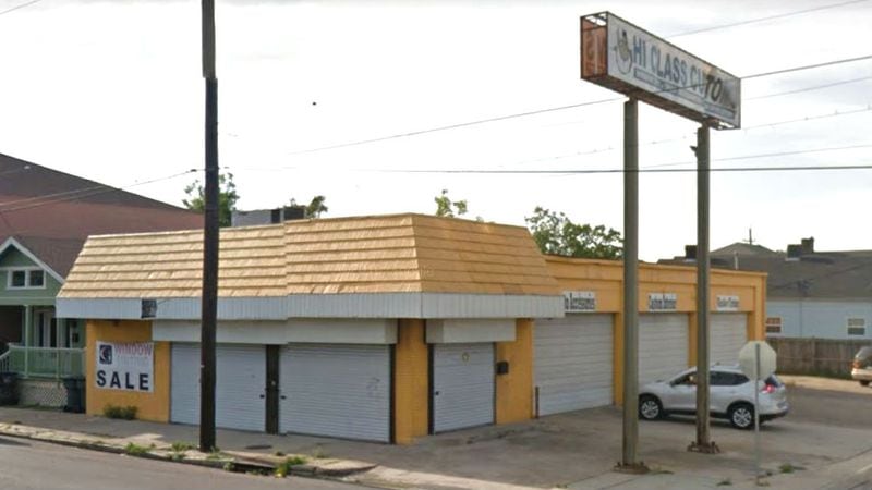 A May 2016 Street View image from Google Maps shows Hi Class Customs on South Claiborne Avenue in New Orleans. It is in a driveway behind the business that Simon B. Morris, 31, is accused of beating to death a man who he said stole his wallet the morning of Friday, Aug. 10, 2018. Morris is charged with manslaughter in the alleged pickpocket's death.